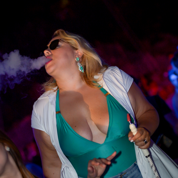 Exclusive shisha smoking sessions in Monaco under the sky! 